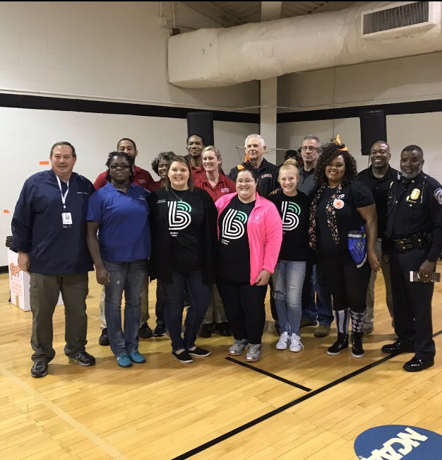 IMPDnews's tweet photo. Thanks to everyone who put in the hard work to make this years Community Resource Day a great success. @IMPD_Chief @DCJBarker #IMPDCommuntyPartners #PIOConnect https://t.co/FLdGrjHC4B