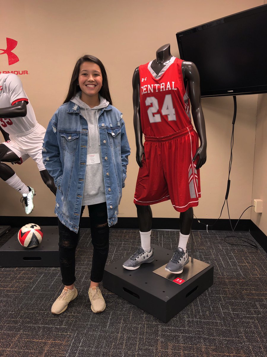 maleinafortin's tweet photo. Great visit at Central College! Blessed to say I’ve received an offer for a roster spot next season.. 🎒🤫 @Dutch_W_Bball #GoBigRed @Shockhoops @hoops42 #effort #energy https://t.co/t2eAcwdRad