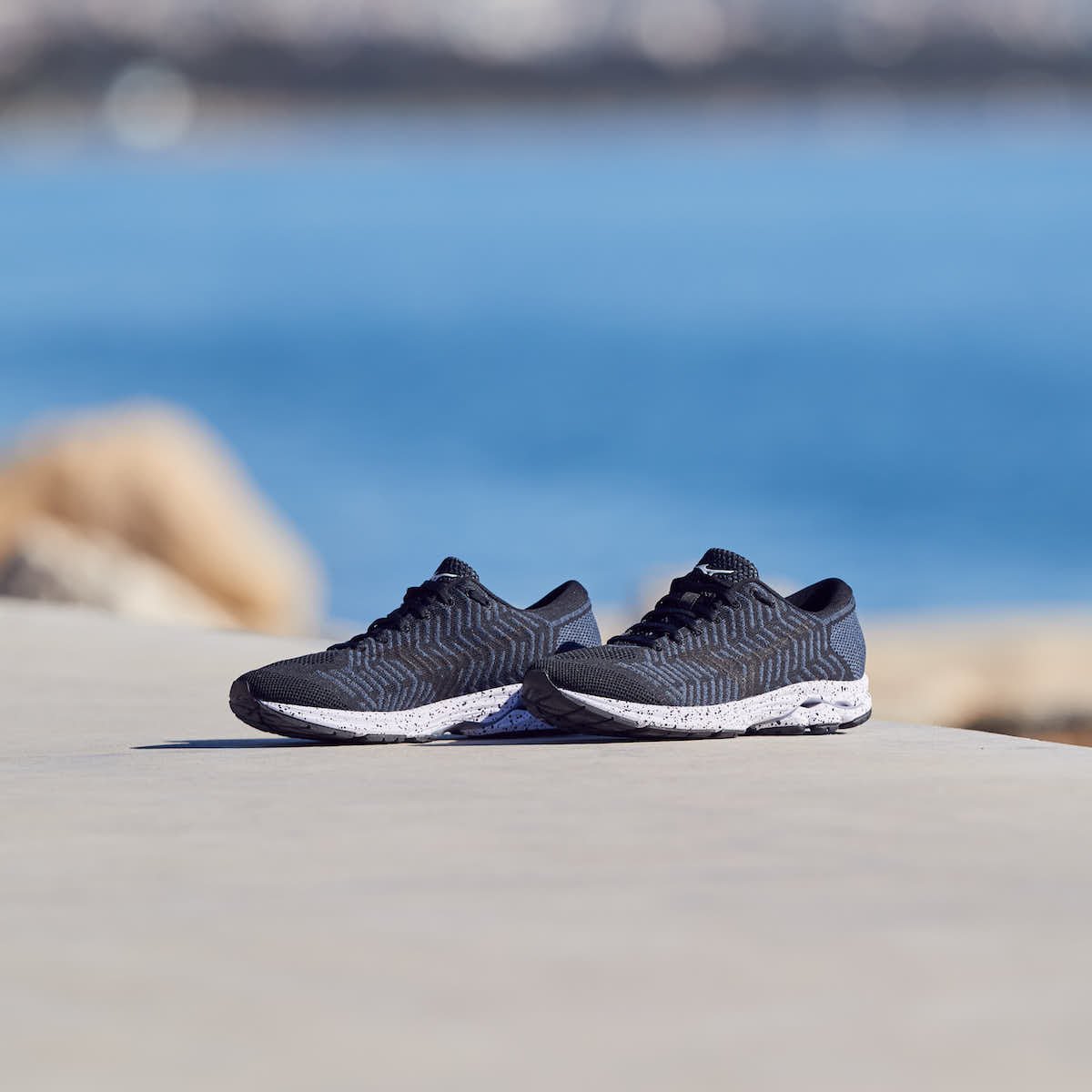 mizuno wave rider waveknit r2