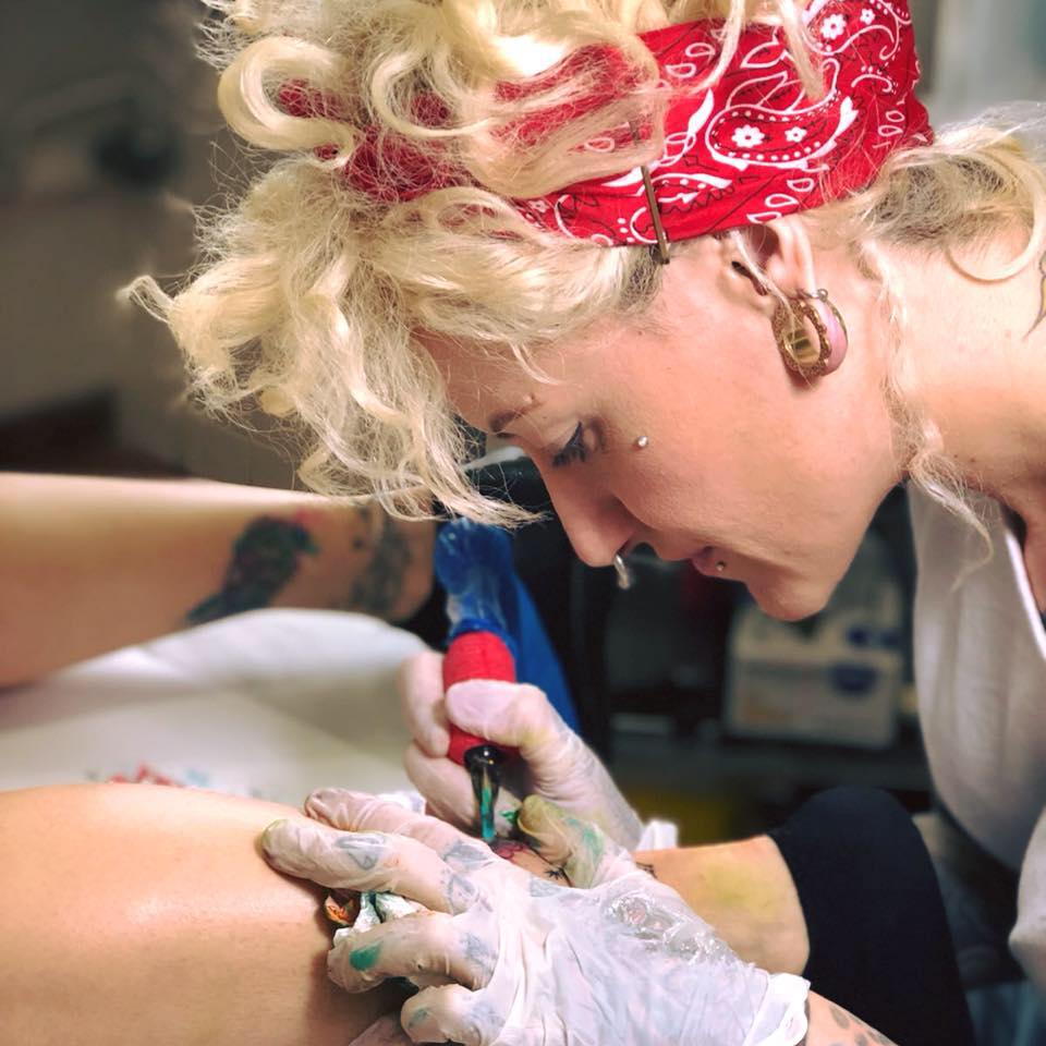Hoy en #SaludCanarias, hablamos sobre los #tatuajes y #Piercings, y sus influencias...

👉El tatuaje y anillado corporal, “Aplicaciones modernas de una técnica ancestral” por Sara Rivero:
saludcanarias.es/el-tatuaje-y-a…

#Tatuaje #Salud #Piel
#Canarias