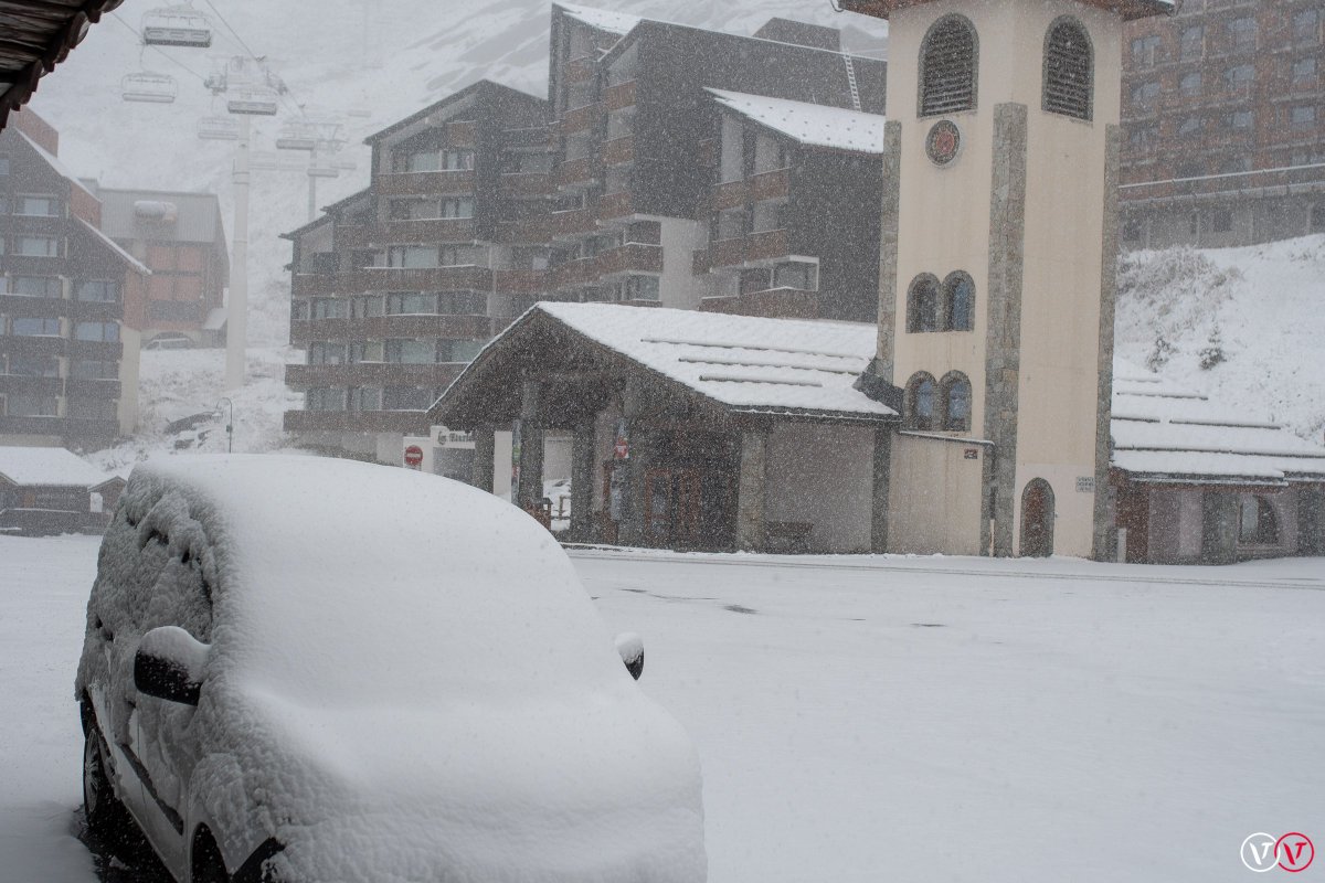 Val_Tho's tweet photo. Dans les rues de Val Thorens aujourd'hui ! ❄️❄️❄️❄️ https://t.co/dVQ60ZcPFJ
