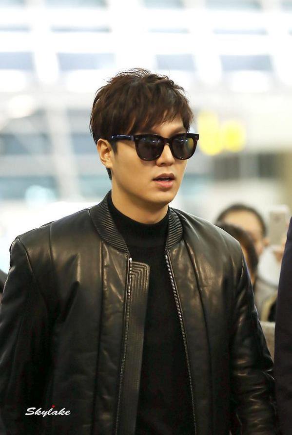 lmhislife's tweet photo. 27102018 #AlwaysWithLeeMinHo i can give them alot of reasons if they asked me why did i loved u but i can't give them an EXACT reason why am i still loving you. thank you for being a part of my life 😍😍😍 @ActorLeeMinHo take good care yourself #LeeMinHo #180daystogo https://t.co/Qh8wEtLQoI
