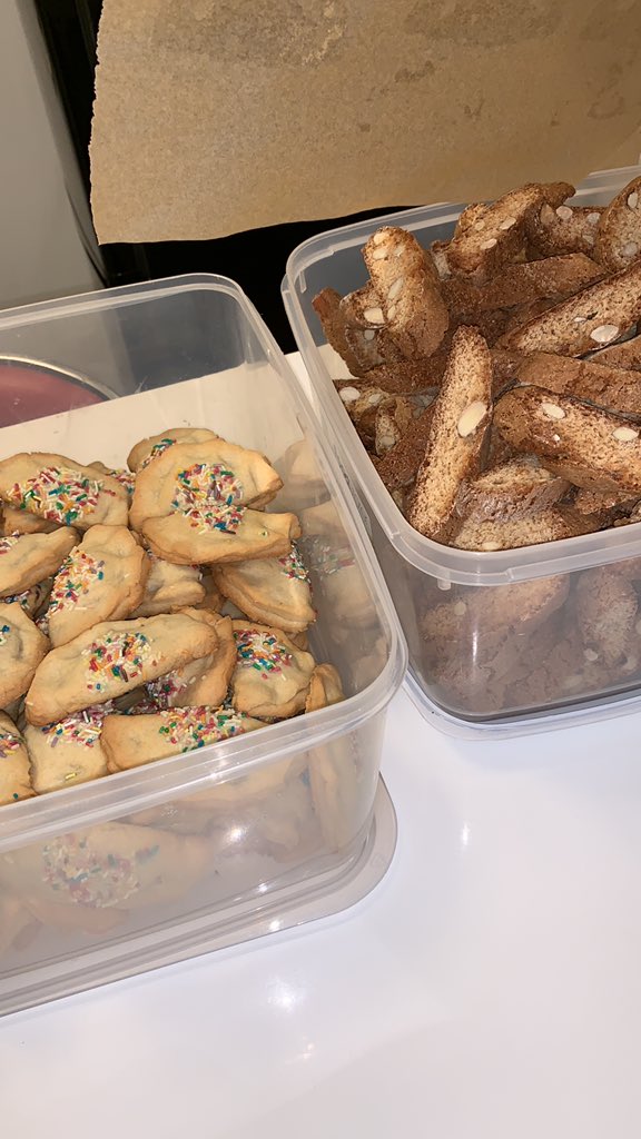 Getting ready for the <a href="/TheParkMarket/">The Park Market</a>  Sunday just finished baking ... now packeging and labelling ;) see you tomorrow!!