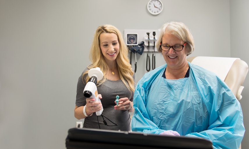 CF_Foundation's tweet photo. From teaching you how to clean your nebulizers, to helping you perform your PFT, your #cysticfibrosis respiratory therapist is there to partner with you to provide specialized care. This #RespiratoryCareWeek, don't forget to thank your RT for all they do! #RCWeek18 https://t.co/pk9YglpLk7