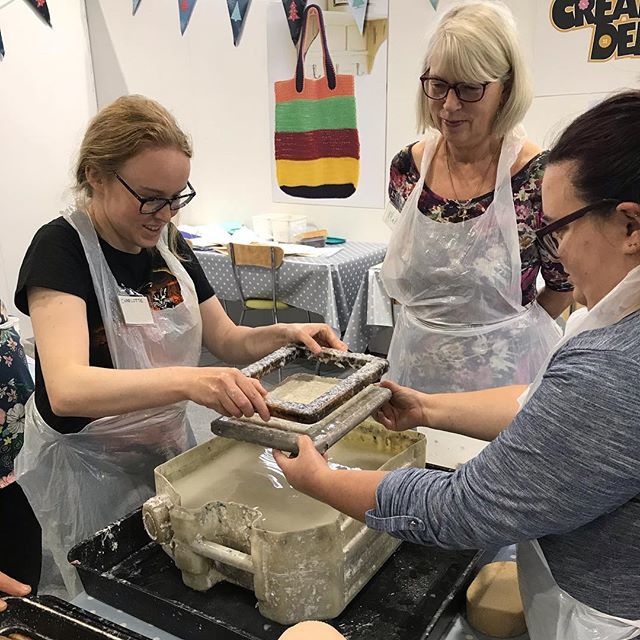 thecraftshows's tweet photo. Paper making at the SEC with Jonathan Korejko - get your hands dirty! #papermaking #papermakingworkshop #papermakingclass #creativecraftshow https://t.co/Zr6PcjL5Vi https://t.co/YDcjjMZZzz