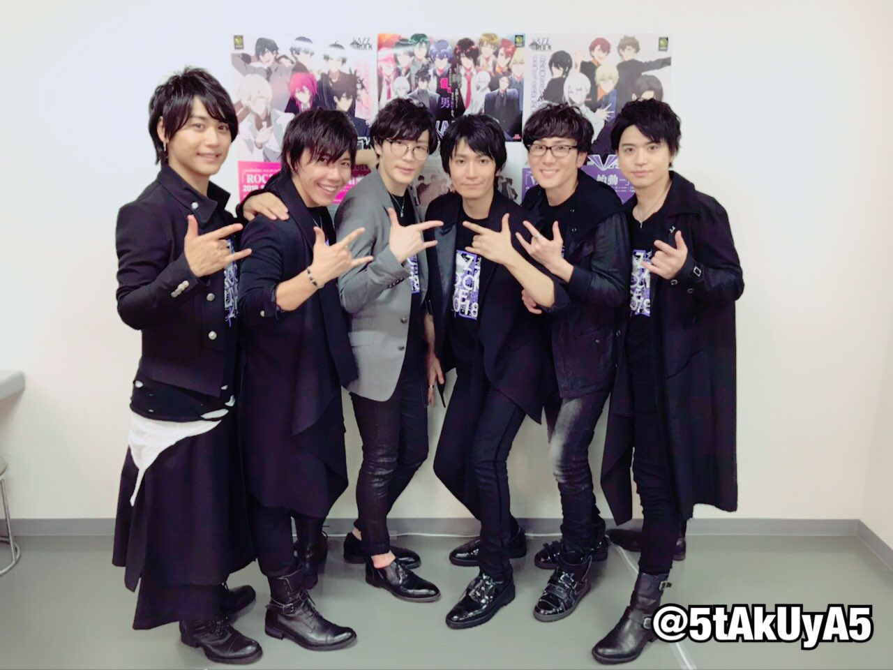 佐藤拓也 Vazzrock Live 18 ありがとうございました めちゃめちゃ楽しかったです 皆さんの応援のおかげで素晴らしいスタートになりました これからもvazzrockをよろしくお願い申し上げます 今バスはフォローのしあいで盛り上がってます笑