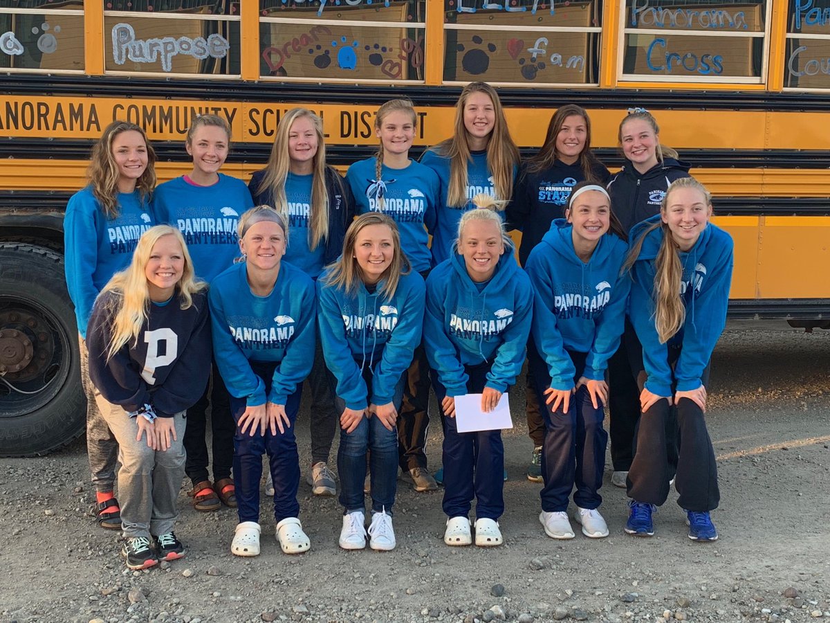 What a good looking group of young ladies. Headed to Fort Dodge to run in the state meet at 1:00. #RunWithPurpose