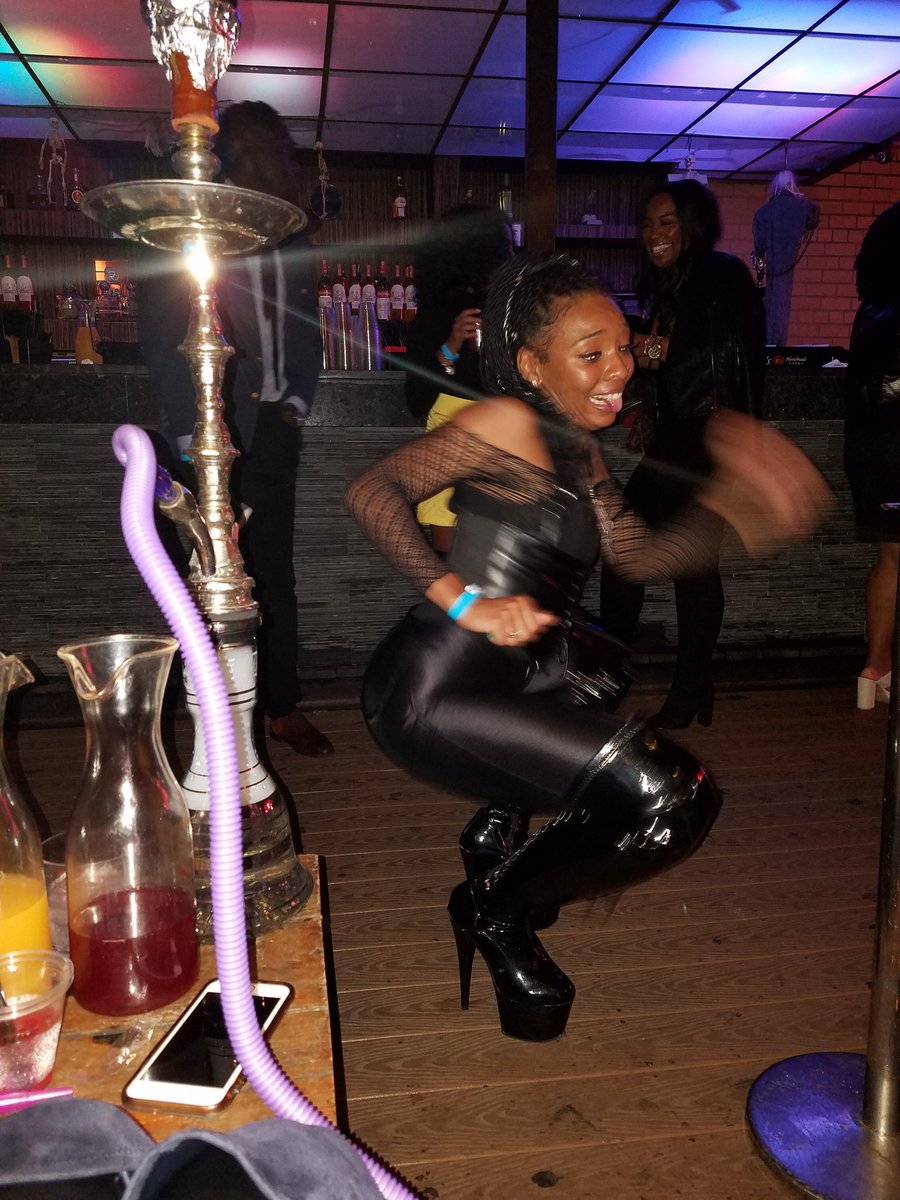nichelle_renee's tweet photo. Just living...💃🏽 Happy Homecoming Bison ! ❤💙

#365DaysofTBQ 🦋 https://t.co/HAW8cH5Alg
