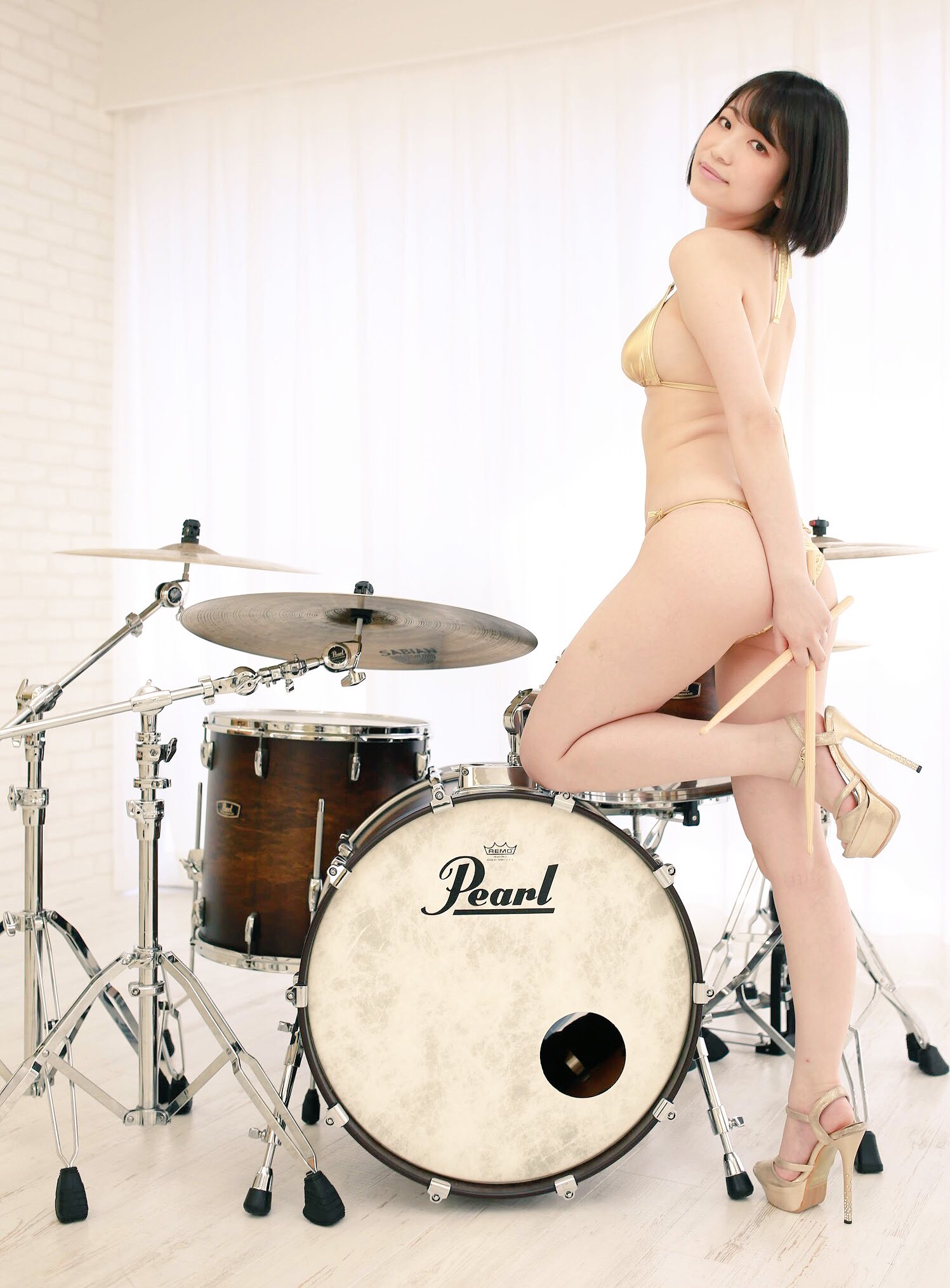 ドラム缶 裸 そうそう、よく「大崎さんはグラビアがメインなんですか?」って聞かれていたのが最近では「大崎さんはドラムがメインなんですか?」に変わってきたんだけど、違う!違うの! 両方なんだよー!?ドラムが忙しくてもグラビアを辞めたくはないし ...