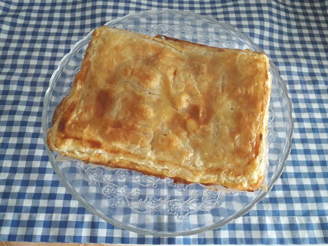 AbueloCocina's tweet photo. Éste finde doble entrada, comienzo con una rica #empanadadepisto un #platocompleto y muy #nutritivo
Elaborado con gran cantidad de #verduras la #receta y detalles los podéis encontrar en mi blog:
https://t.co/nRvkoSyqgH
#abuelococina #cocinafamiliar #recetafestiva https://t.co/89HMFiqhdX