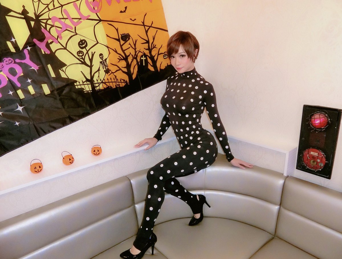 mai0129xx's tweet image. 🎃HAPPY HELLOWEEN🎃
#私も月へ連れてって
#剛力彩芽
#zozosuit
#六本木でランチパック配ってます
#ベリーショート
#剛力彩芽さんなれず
#ピーターさん？
#IKKOさん？
#攻殻機動隊？
#演歌歌手？
#今日もシュールな世界で生きてます
#halloween
#halloween2018
#zozotown
#六本木
#PARTHENO