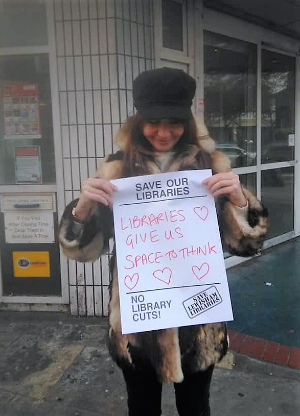 SaveLewLibs's tweet photo. Great engagement with @LewishamLibs users today, supporting the fight to protect vital services and spaces for full, professionally-staffed public access. #SaveLewishamLibraries #SaveLewLibs #LibrariesMatter #StopTheCuts #MyLibraryByRight #Lewisham https://t.co/CA1W5IsW3r