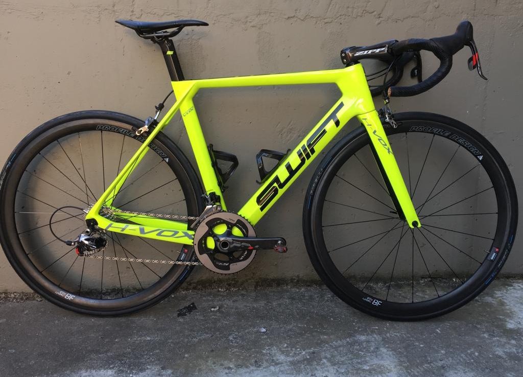 BegemannRacing's tweet image. Very pleased with the way my new ride turned out. Thanks to Colin Parsons and James Perry at Carbon Bike Repairs for the fantastic custom paint job. This won&apos;t be everyone&apos;s cup of tea, but then again, I think black bikes are boring. Excited to ride. #swiftcarbon #swifthypervox