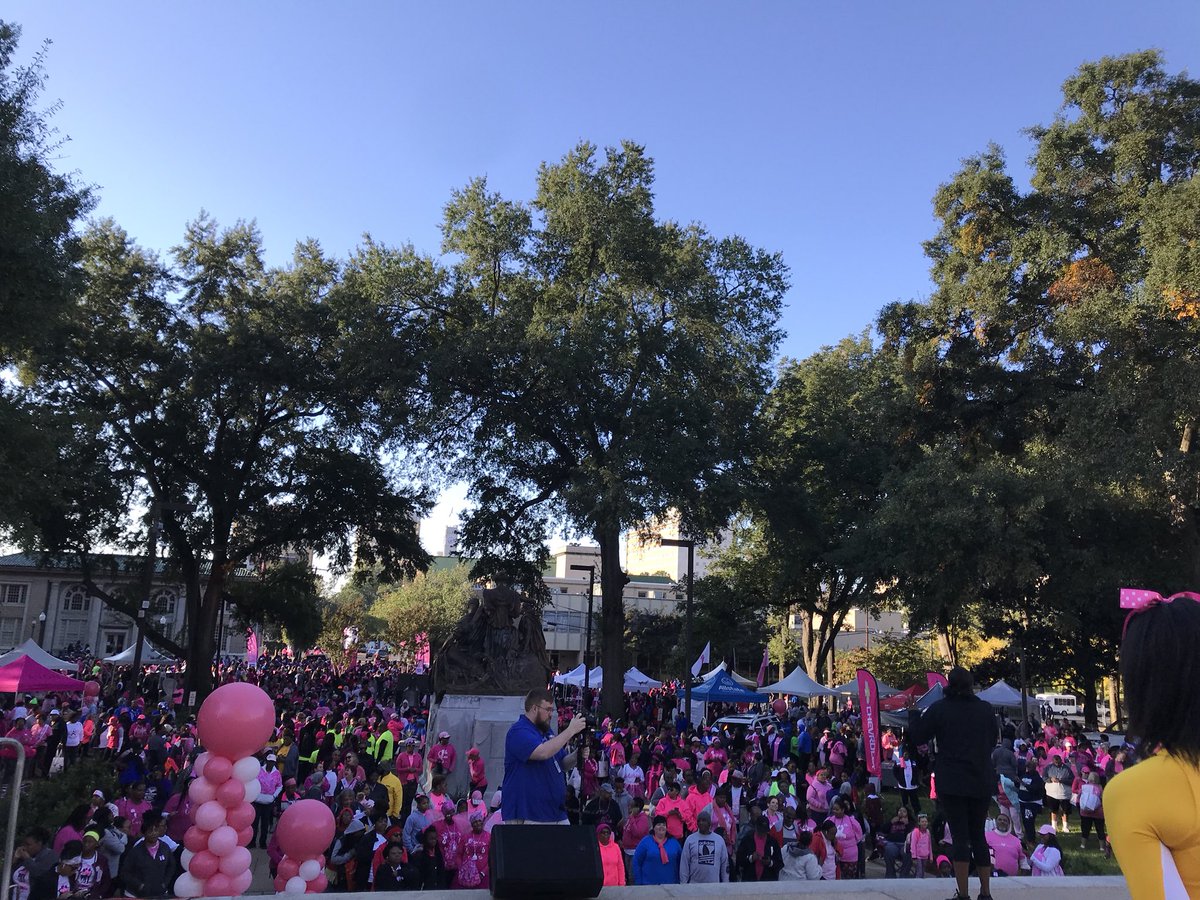 MaggieWade's tweet photo. We are expecting at least 8,000 people for today’s Making Strides Walk to beat breast Cancer! #MakingStrides2018 https://t.co/WO3OlfKD9L