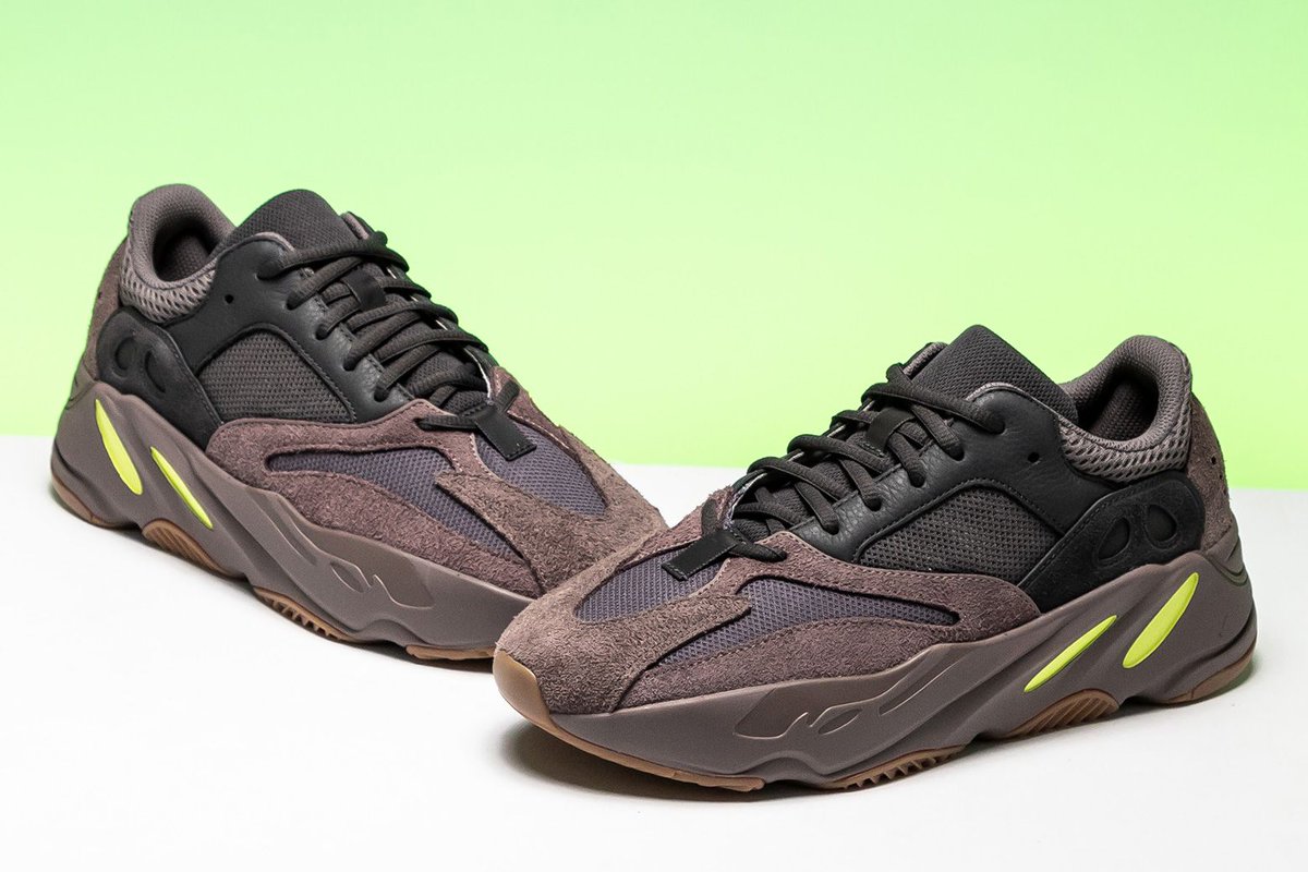 yeezy 700 mauve stadium goods