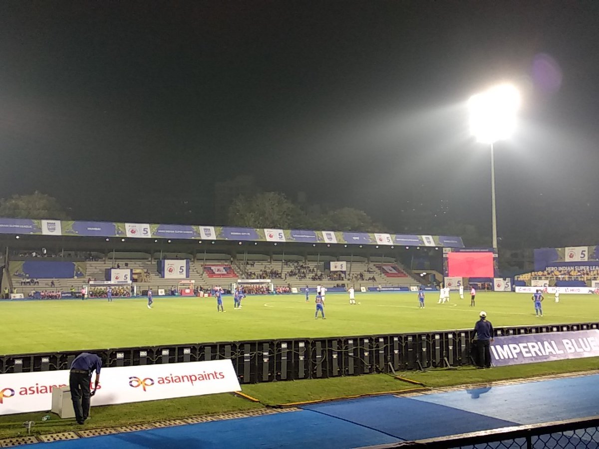 goalbold's tweet photo. Kick off!
@MumbaiCityFC vs @DelhiDynamos
#MUMDEL #FanBannaPadega #HeroISL #GoalBold https://t.co/kqUAXevfGh