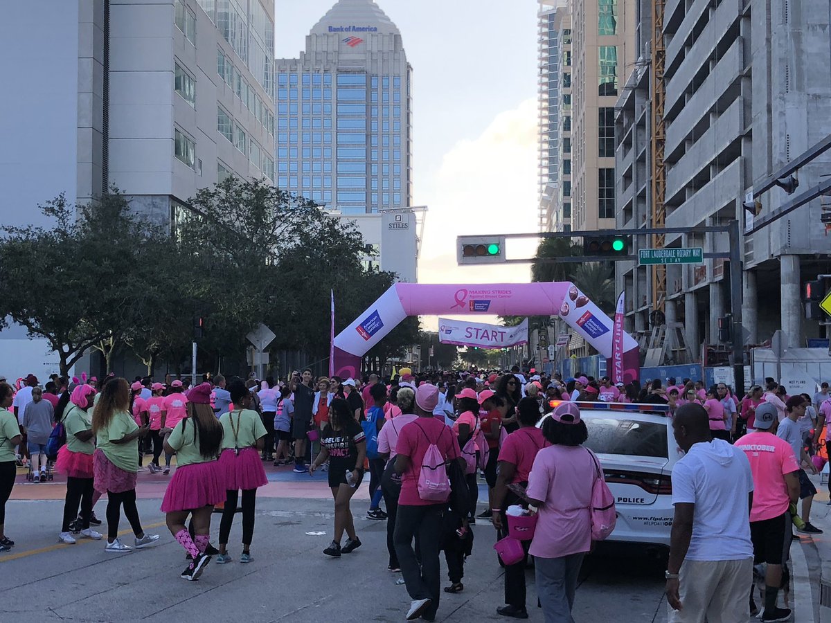 rob_holley10's tweet photo. Making Strides Breast Cancer Walk. #teamPompano #cancersucks https://t.co/rUczwxjZAa