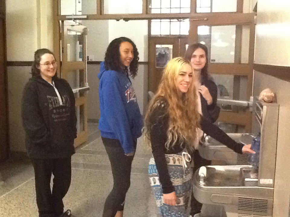 ReutherTina's tweet photo. @ReutherBulldogs There are "smiling faces" outside Reuther High School's 2nd floor dean's office area. After a long drought, 2 new water fountains suddenly appeared. Thanks @ReutherJon &amp; @kusd for making magic happen! #WeAreReuther &amp; we are no longer thirsty. https://t.co/7UOy62Z4n5