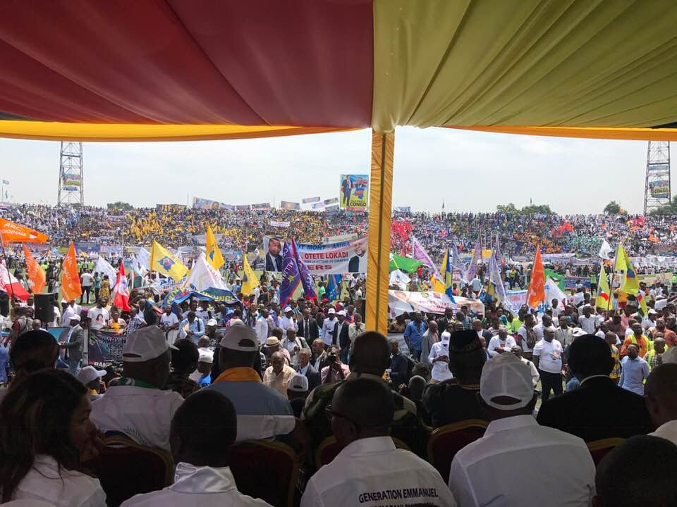 felixkange4's tweet photo. « une campagne républicaine. Nous mettrons Dieu au centre de toute chose et nous allons gagner » dixit @EmmanuelShadary 
#MeetingFCC #Kinshasa #TataRaphaël #Rdc https://t.co/3zMFJRkWKs