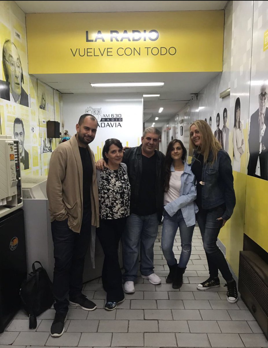 MatiBagnato's tweet photo. Hoy fue el último programa d @DespuesdeTodoOk , una experiencia hermosa.
Gracias @marianamont @lolibaldi @Javotelopez @MariaLujan_Rey @Rivadavia630 por este año y medio inolvidable y en especial a todos Ustedes x estar siempre todos los Sábados acompañandonos. 
Los ❤ mucho! https://t.co/nbImoN6X62