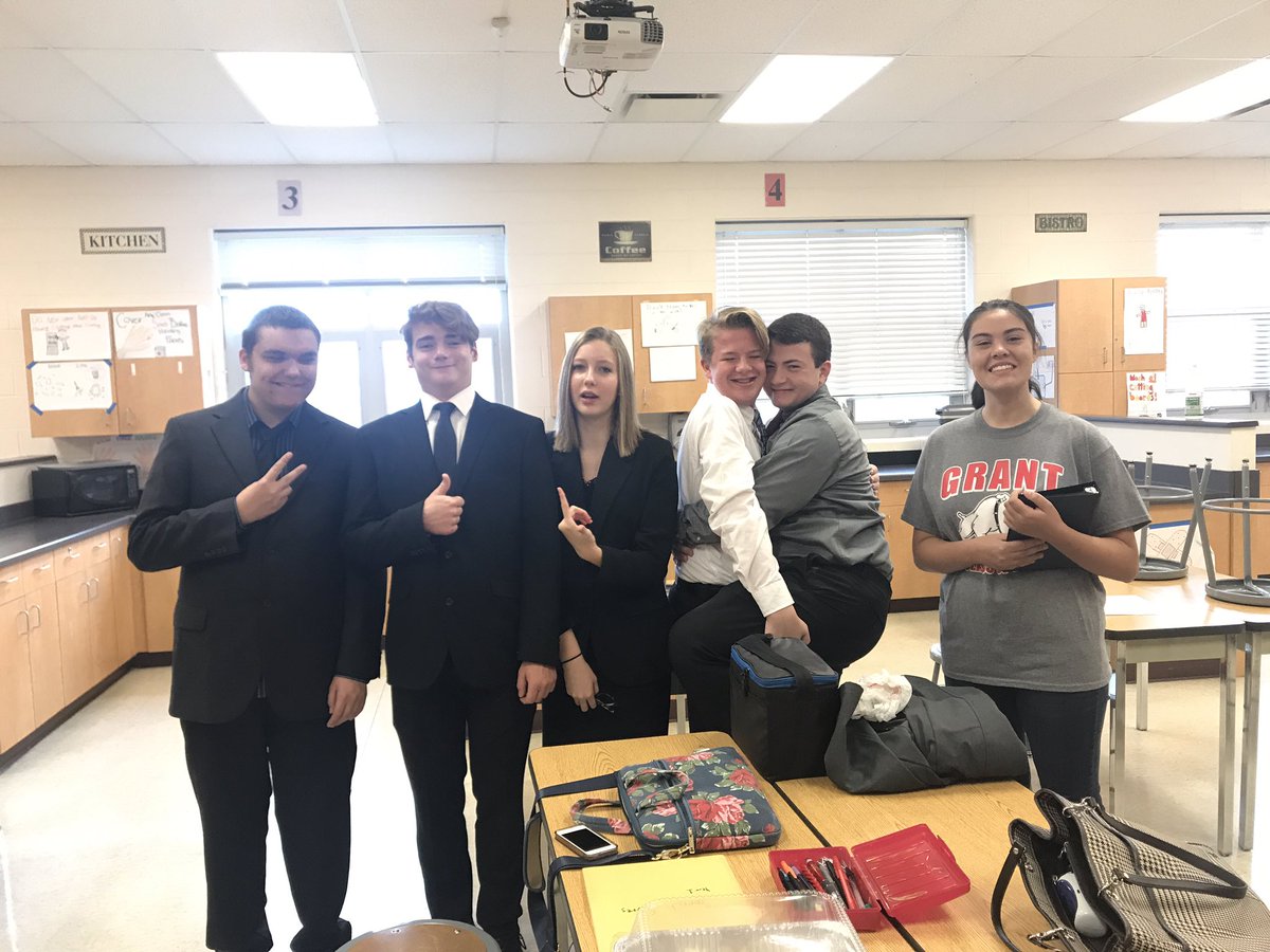 gchs_speech's tweet photo. New members are getting ready to practice their first tournament! #mocktournament #jvrules https://t.co/tMee0Ch8j9