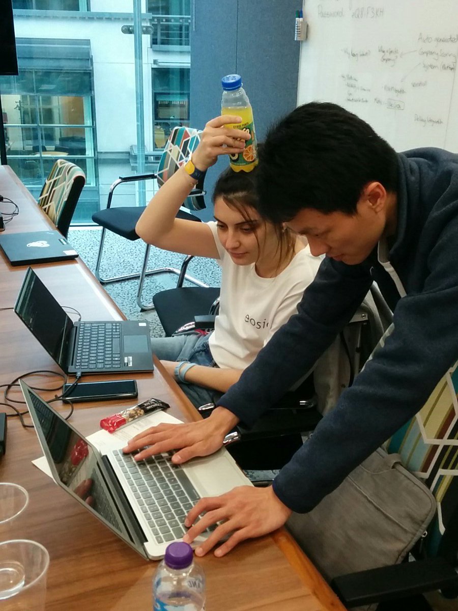 Reders12's tweet photo. Team #LiquidChain are hard at work setting up our fabric testing environment #UKGovHack2018 #GovHack #OracleBlockchainHackathon https://t.co/nzMamxwzHc