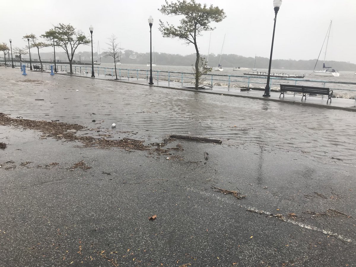 laramarierolo's tweet photo. Flooded parking lots at the Perth Amboy waterfront, water into the atrium at @SeabrasArmory &amp; some electrical outages in Middlesex County but no emergency calls to report @News12NJ https://t.co/iDAdumpQYG