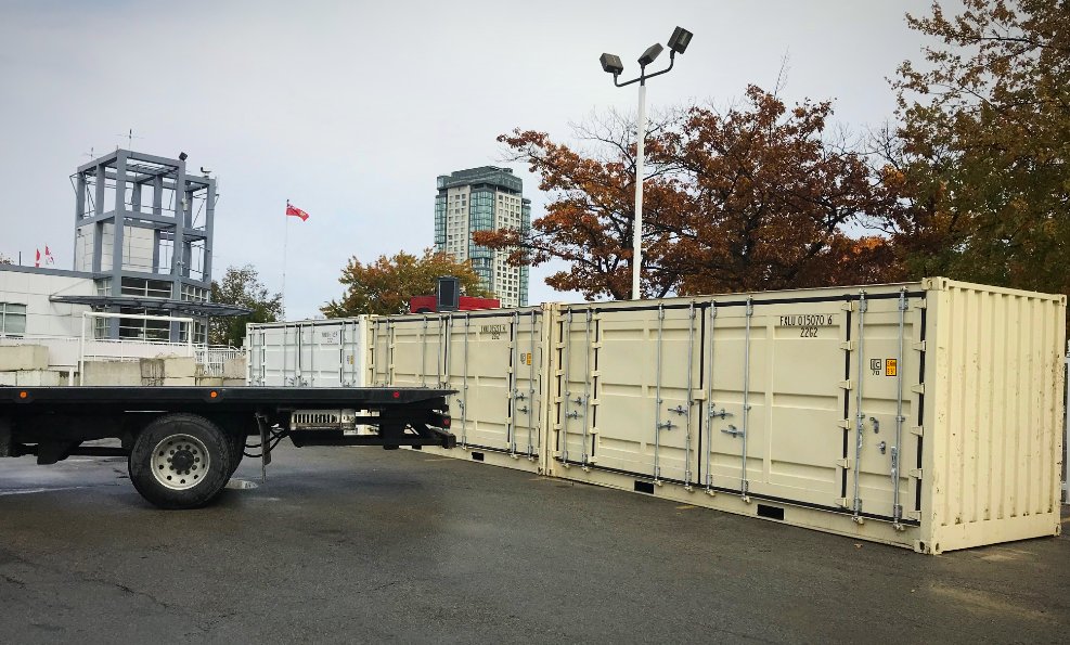 FabConBox's tweet photo. Open-side containers on site at the @budweiserstage ๐ป
#fabcon #justboxit #containergram #instashipping #cargotecture #shippingcontainer #selfstorage #construction #architecture #budweiser #recycle #upcycle #toronto #mississauga https://t.co/Gd4zhmRnL5