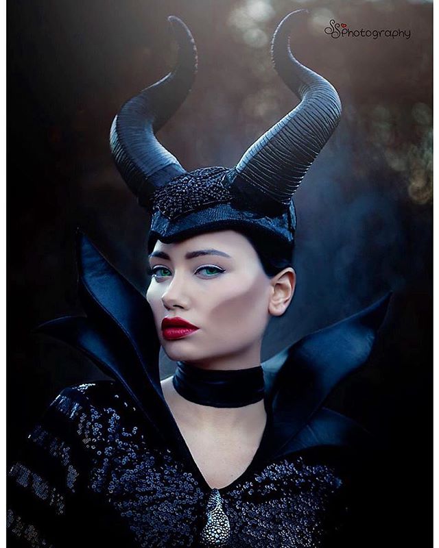 BesameCosmetics's tweet photo. We are living for this Maleficent look wearing Red Hot Red. 💖Are you wearing Bésame this weekend for a Halloween party? Be sure to tag #BesameHalloween to share with us! MUA: @PurpleDivo ���: @photosbystacey #RedHotRed #Maleficent #Halloween https://t.co/viGJU5WsFK