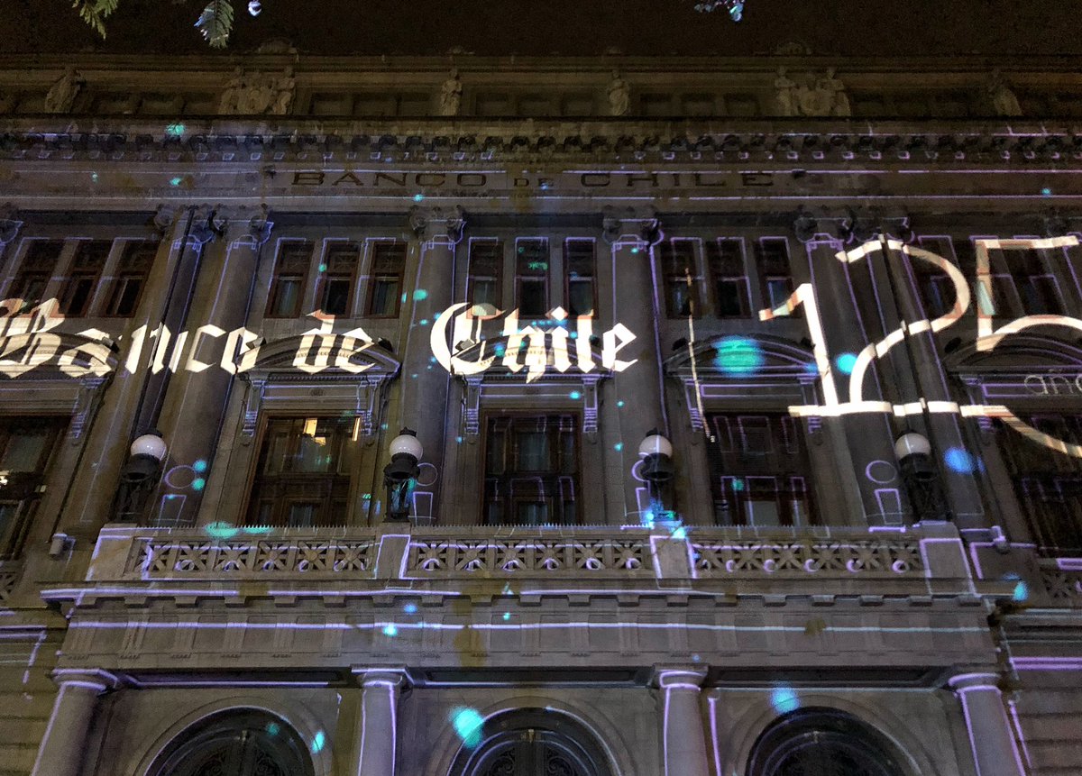 juanpygp's tweet photo. Por un País que sale a las Calles, celebra la Cultura y valora su Patrimonio 🇨🇱!!! 💪🏼 Excelente Panorama de Finde y Feliz 125° Aniversario 👏🏼💙🎉🎈😉 @bancodechile @filusachile @Muni_Stgo @aluksicc @Carabdechile @fundcultstgo #FiestaLuz #QueremosaChile #BancodeChile125Años https://t.co/QL5vuywfHV
