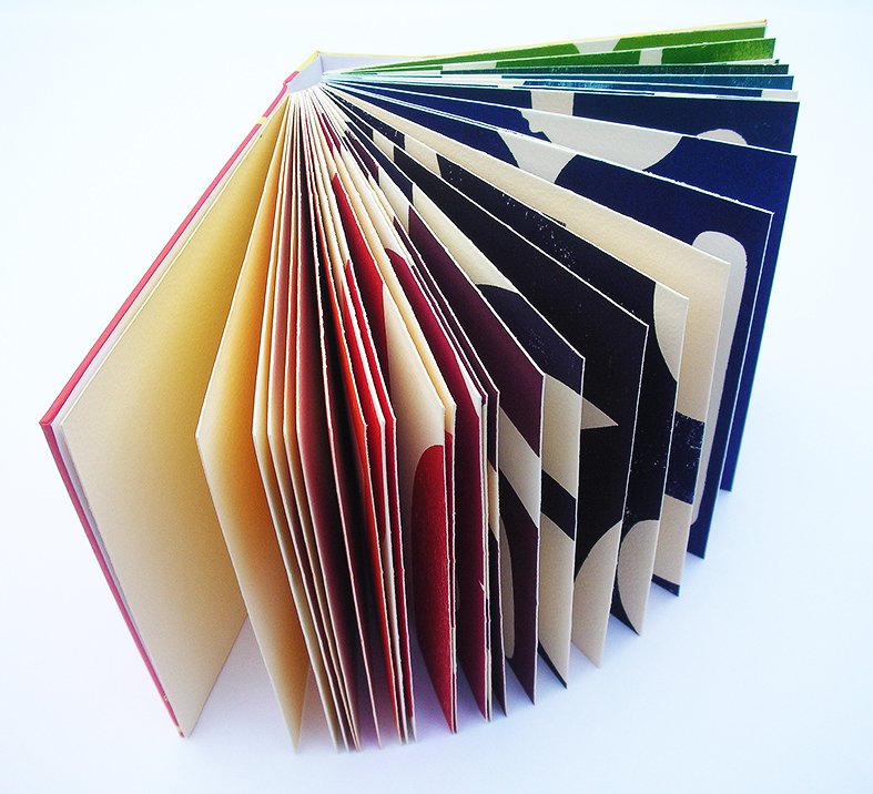 ChapelArtsChelt's tweet photo. EXHIBITION NEWS: Our next exhibition (opening on 14th November) features two very different collections. Rob Goldsmith watercolours https://t.co/uC975HlEzQ, and a rare showcase of artist-made books https://t.co/ekZh4gqJyL #cheltenhamart #exhibition #watercolour #books #handmade https://t.co/exVE6ZC34v