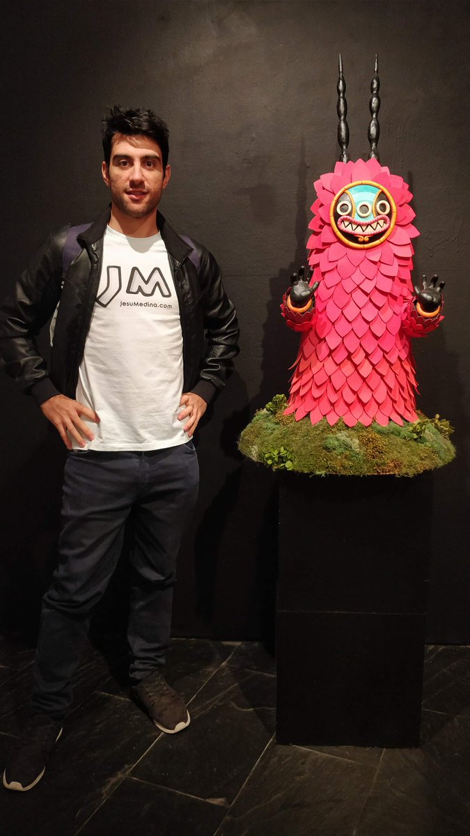 JESU_MEDINA's tweet photo. En la inauguración de la exposición de #bakea en Salamanca, "Bakelanasland". 🌍

¡Chulísimos todos los monstruos que ha creado Bakea! 👹

¡Gracias como siempre a @espacioznk por organizarlo! 😉

#Bakea #Salamanca #Zink #zinkespacioemergente #Ilustrasal #Ilustrasal2018 #JesuMedina https://t.co/5nAYOzlzMJ