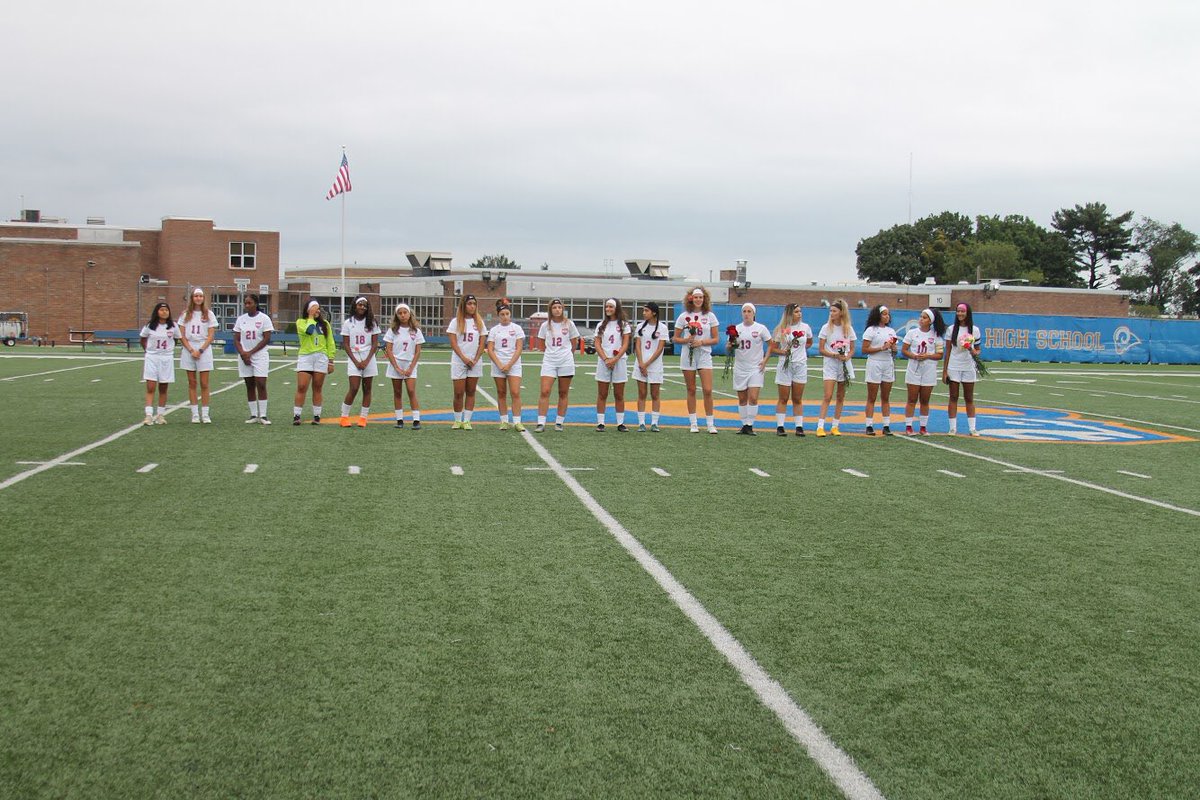 LHSGS2017's tweet photo. after four months of hard work,the season comes to an end 🙁💙🧡⚽️😭 https://t.co/C19XjYUwIo