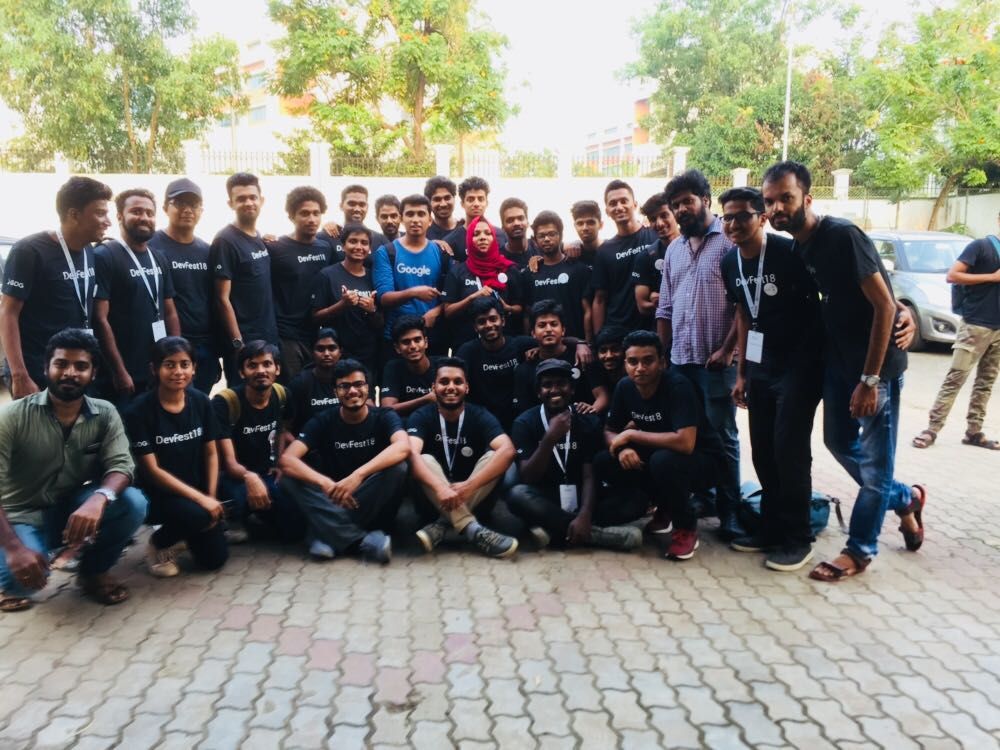 Niharik74391368's tweet photo. #GDGCochin #DevFest18 #DevFestStories
#DevFestCochin #DFCvolunteers
@GoogleDevsIN @googledevs
@ShibinCo https://t.co/YajYTqUyq4