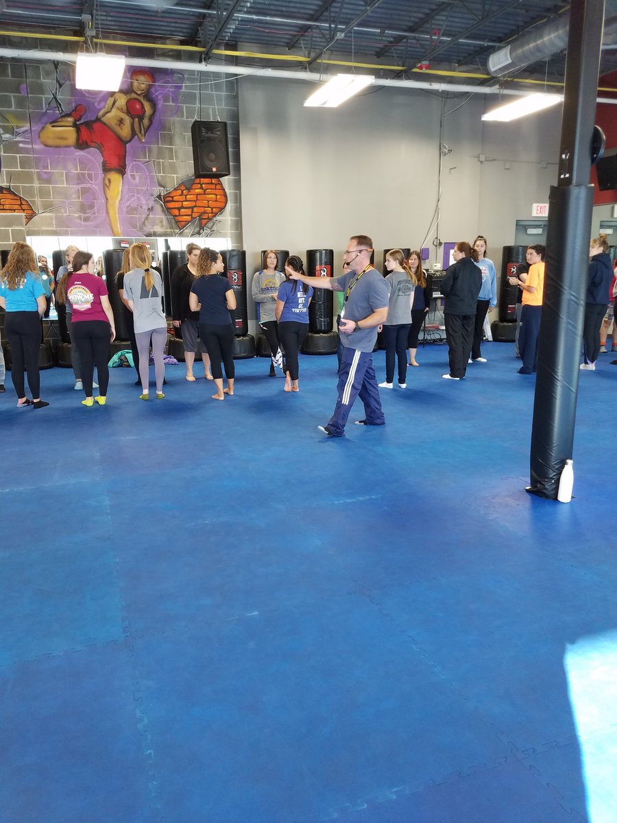 boev40's tweet image. Learning self defense. Combat human trafficking.  #fxbbellevue #88tactical #setmefreeproject