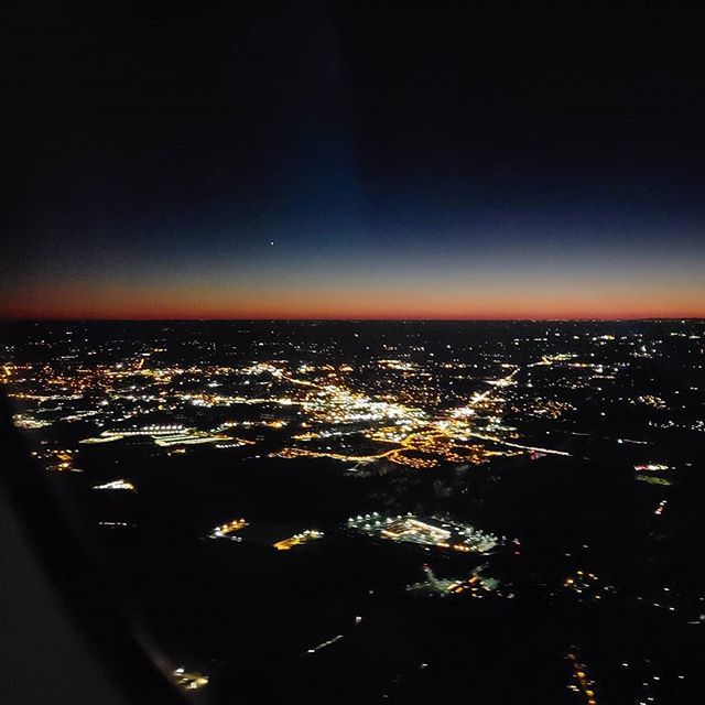 Night flights are the best ❤
...
#flying #travel #familytravel #beautiful #sunset #nofilter #night