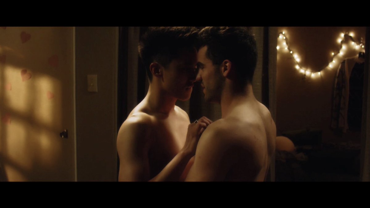 _joshrey's tweet photo. So I finished watching #BeforeIGotFamous by the brillant and fellow Filipino writer who I am a fan of since his movies are my favorites and this guy #AnthonyMa was truly a revelation for me @allanbrocka. I just wish this web series had a season 2 🌈🙇🏻♂️💁🏻♂️ https://t.co/rhvnQGoWe2