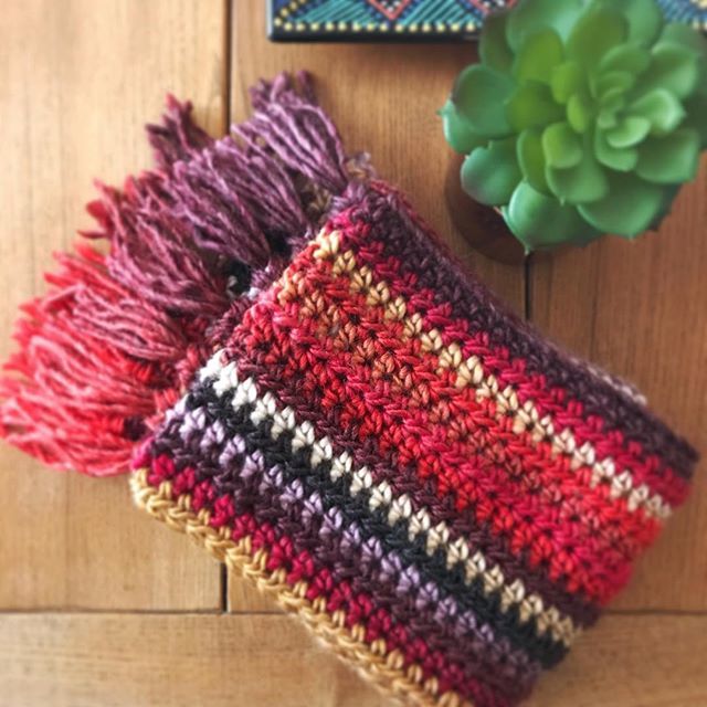 DorsetFinca's tweet photo. This custom-made scarf reminds me of Autumn fires and toasted crumpets. 🍂 https://t.co/UVvmpTUc8W https://t.co/c2zmgaJcVx