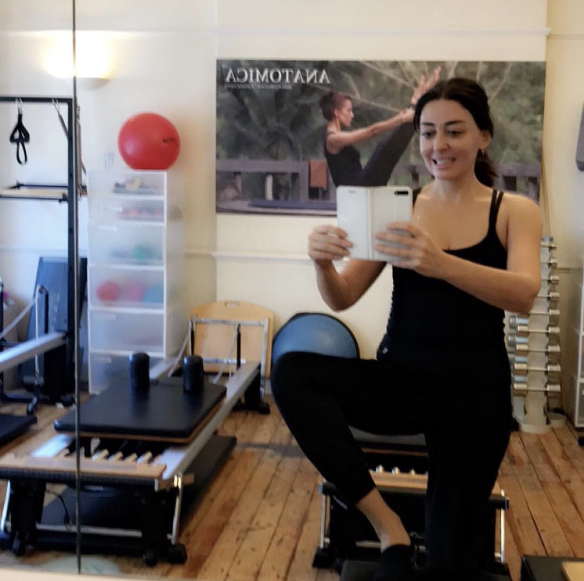 StudioAnatomica's tweet photo. Repost from @emoniava ❤️ thank you for sharing! ‘ Goodmorning #pilates Saturday 💪🏻🤸🏽‍♀️ it has changed my life and helped me to grow stronger inside out, reshape soul and body! thank you @marylebonephysio for that 👍🏻’ #HappySaturday #weekendvibes https://t.co/mR9u88OWzp