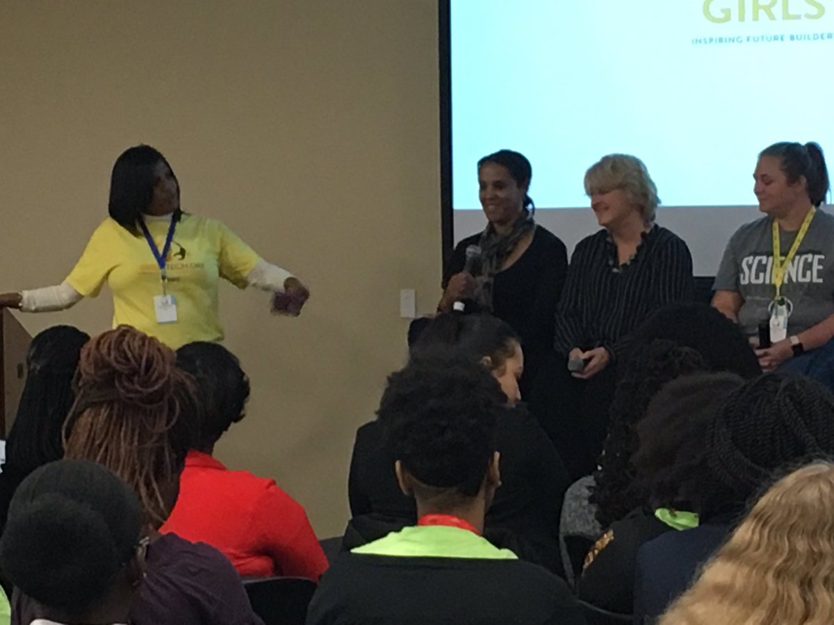 YearUp_NCR's tweet image. #AWSGirlsTechDay @guystjuste