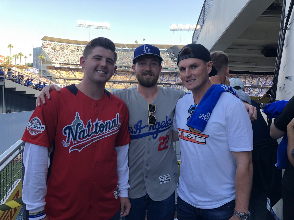joewatson2000's tweet photo. World Series Game 3 https://t.co/kzzVtEl7ZT