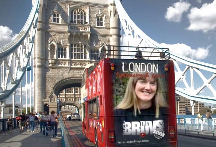 TheBruvsTV's tweet photo. Watch out @GangsterTours ... you never know where those naughty Bruvs are going to pop up next. #dingding #plentyofroomontop #faresplease #towerbridge #goingup #marketing #campaign #london #touristbus #rideofyerlife #onthebuses - https://t.co/GzuVcnWCJj - thanks to @arsandell https://t.co/lLI14YAVaw