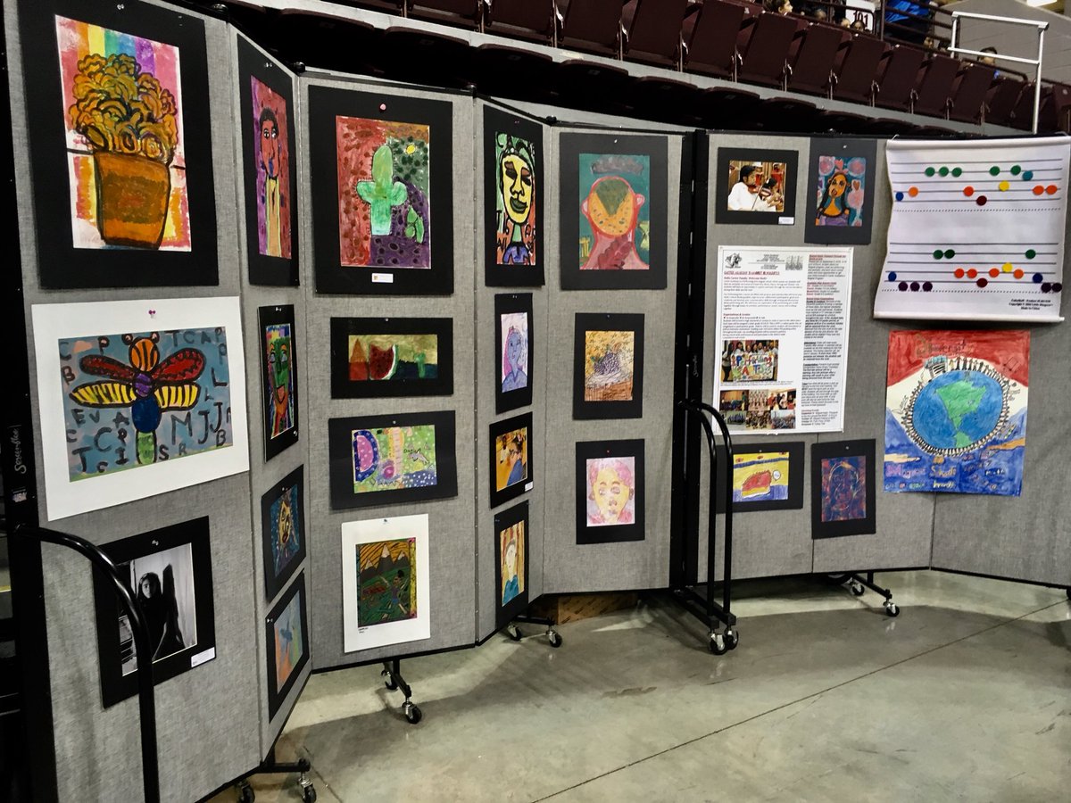 esk_educurator's tweet photo. Representing Carter Academy at the Aldine Magnet Festival ‘2018 @aldinemagnet #Allin4Aldine #performingandvisualarts https://t.co/3qgwqaJa9i