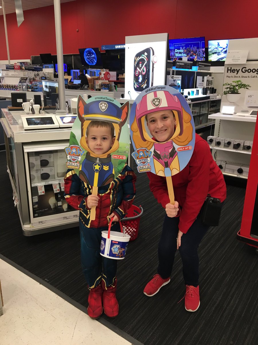 MiS_helly's tweet photo. When your boss gets in on the fun #PAWATTARGET https://t.co/G8740dM7g8