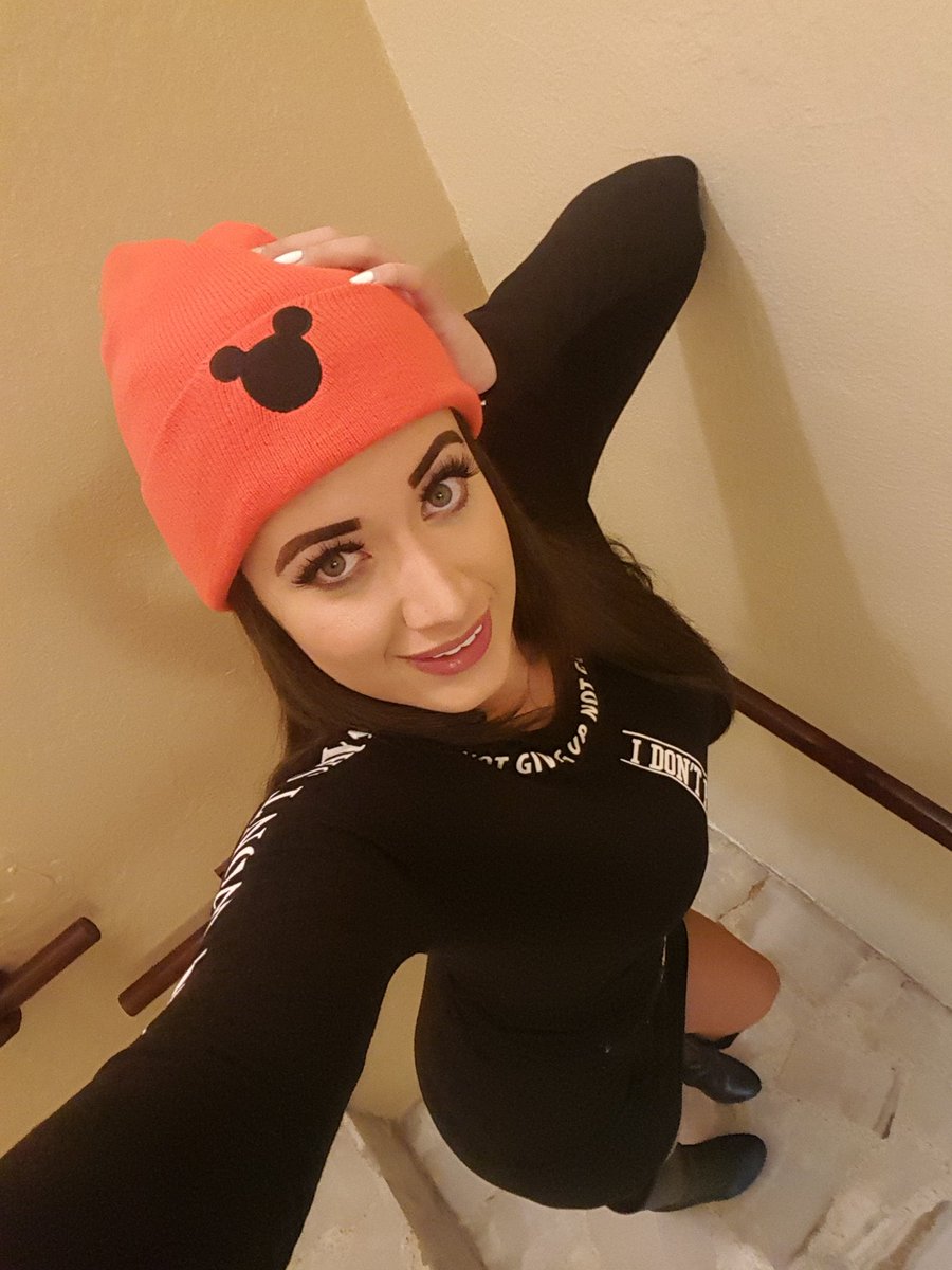ponyspeed's tweet photo. @selene_pauluna Eres hermosa, no hagas caso, habrá que verte!!!
El resto ah de ser del bando indefinido 😘😘😘😘 https://t.co/fcLjrhmNac