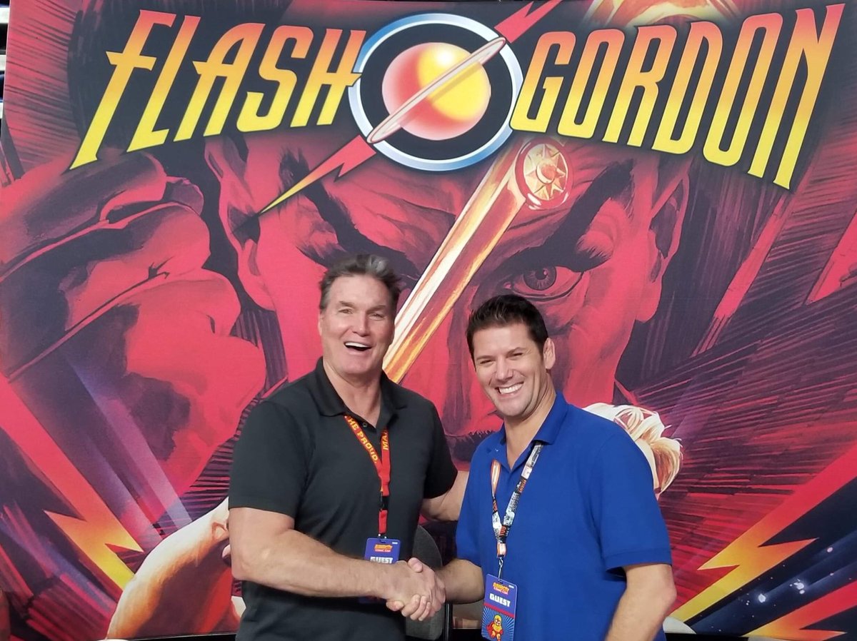 lifeafterflash's tweet photo. Two of my favourite people! @RealSamJJones #joeycramer #flightofthenavigator #flashgordon @alamocitycon #accc2018 #alamocitycomiccon #samjones #joecramer https://t.co/SBtRjuVRQD