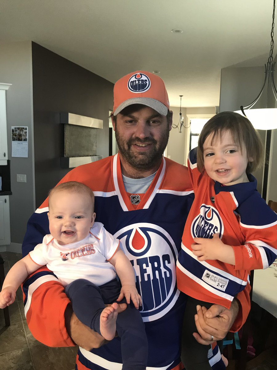 Celebrating an <a href="/EdmontonOilers/">Edmonton Oilers</a> win with my beautiful daughters