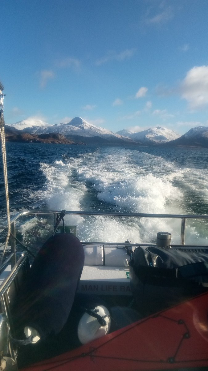 atomadventure's tweet photo. Rather sad to be leaving knoydart behind in such glorious weather after a great week, hope to return before to long. #inverie #knoydart https://t.co/TGHGFJrzIr