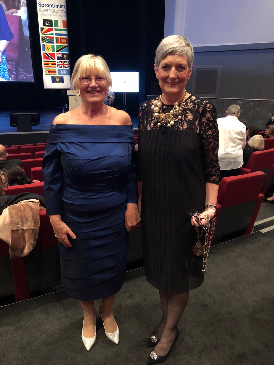 #SoroptimistLiverpool2018  ready for our closing ceremony the two beautiful Sue’s outgoing and incoming #SIGBI Presidents ⁦@SoroptiTweet⁩ ⁦@SIGBI1⁩