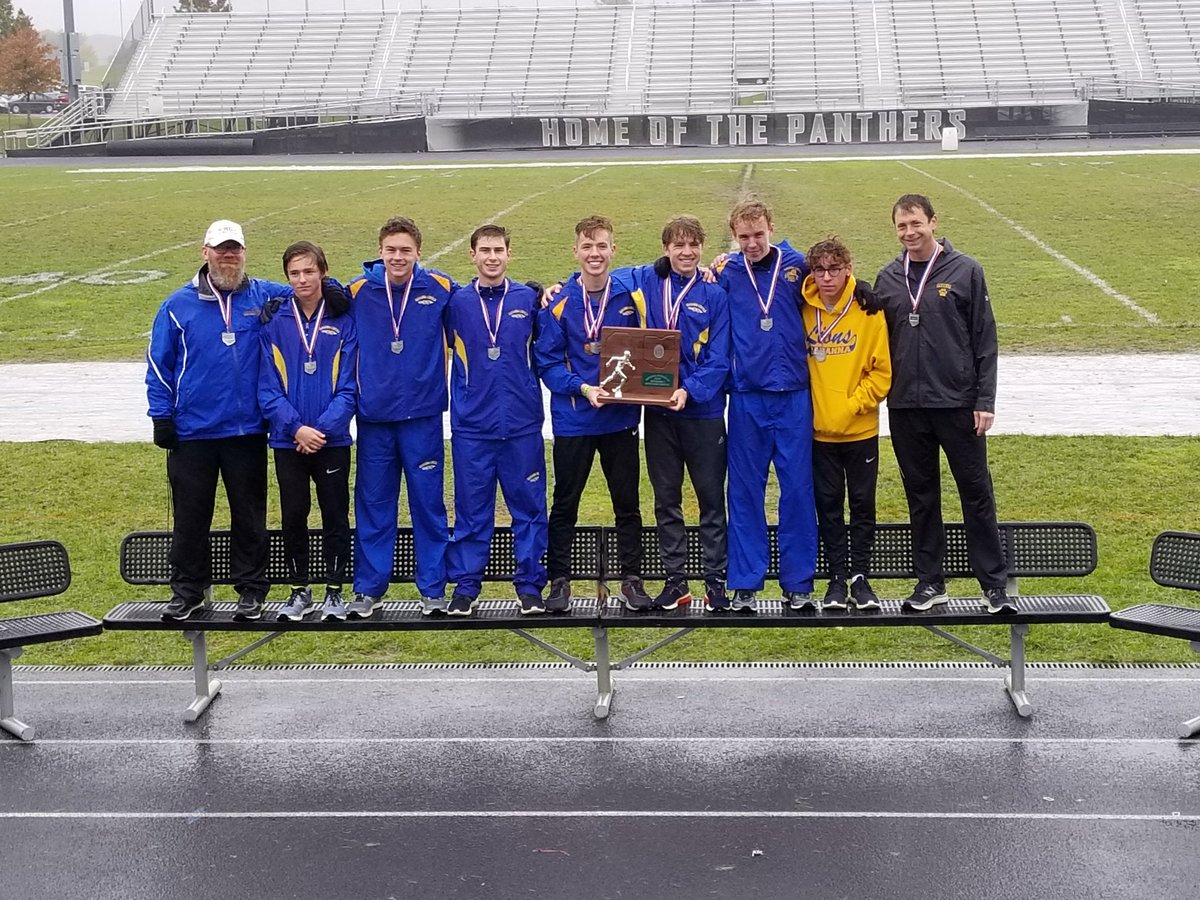 Price528's tweet photo. @gahannaxc @GLHSLions #statebound boys are #2 in region! Grat racing today! https://t.co/0gnVVlTsh2